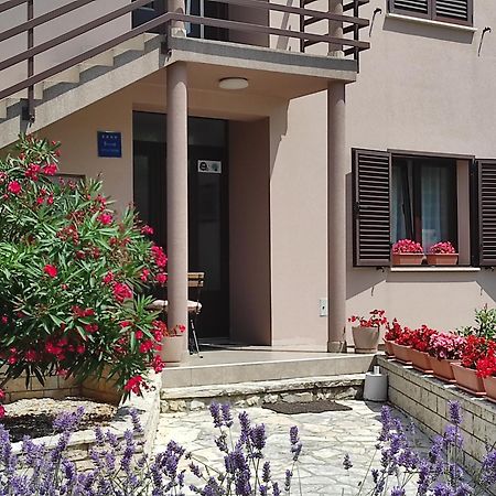 Apartman Gina لابين المظهر الخارجي الصورة
