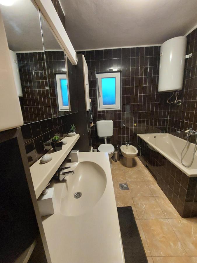 Apartman Gina لابين المظهر الخارجي الصورة